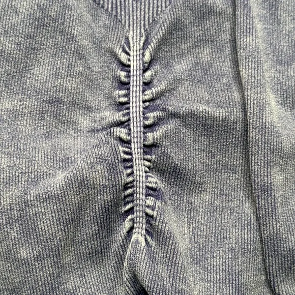 Bo+Tee Sprinter Leggings - violet.  Size small - Picture 5 of 10